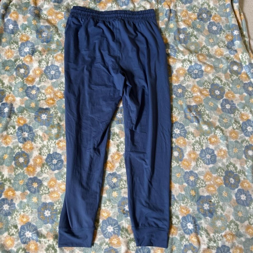 Fabletics blue High-waisted performance joggers w… - image 4